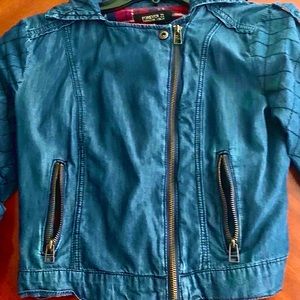 VINTAGE LIGHTWEIGHT DENIM MOTO JACKET! Y2K With 80’s FLAIR!